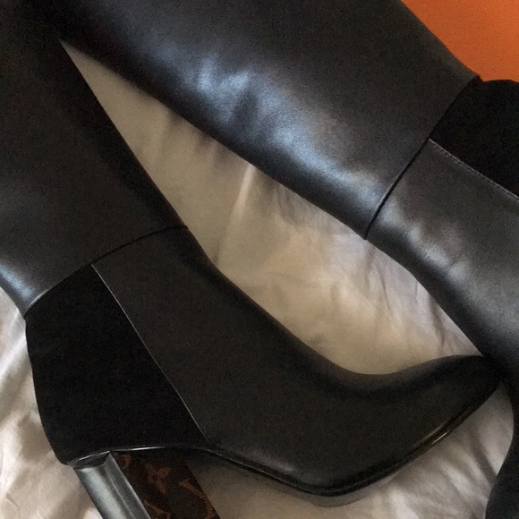 Louis Vuitton Artsy Boots - Picture 6 of 6